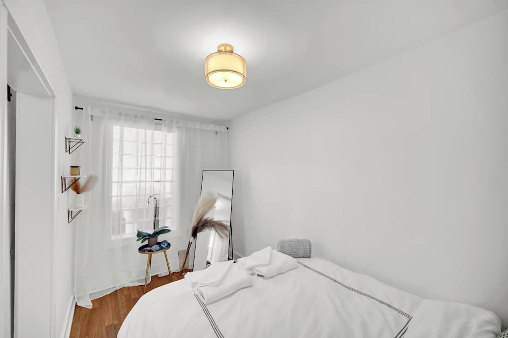 Photo of Bedroom in West Bucktown
