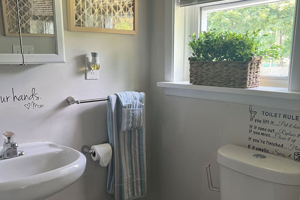 Photo of Bathroom in Clayton
