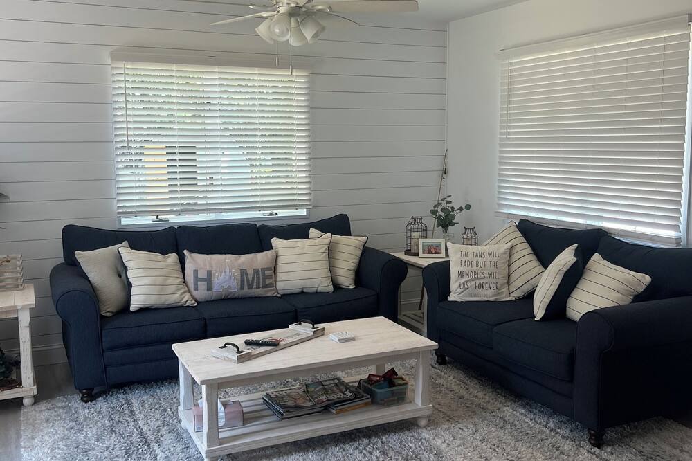 Photo of Livingroom in Village Green