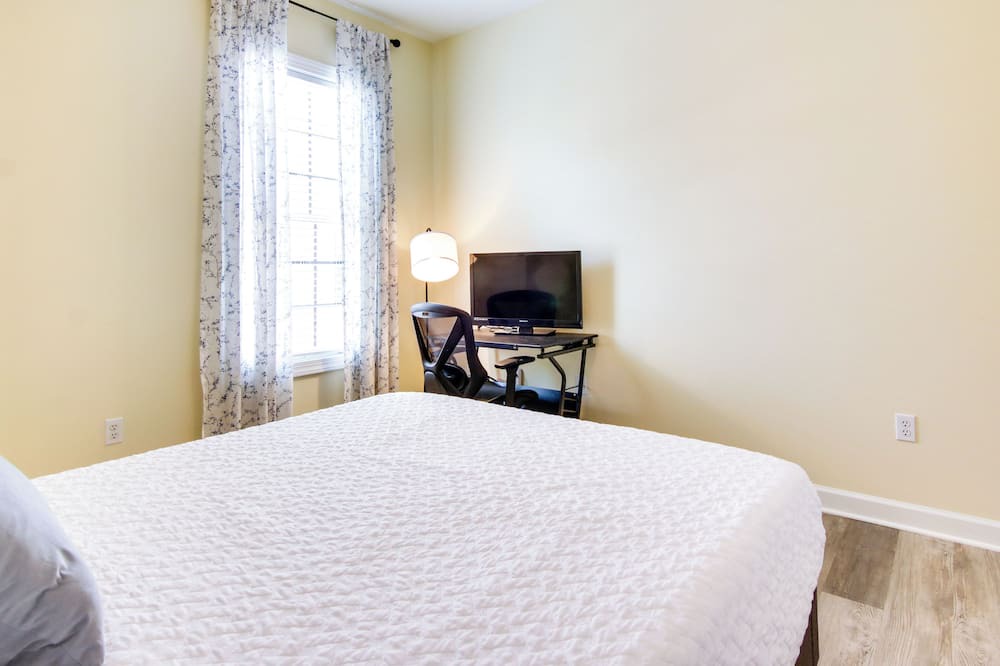 Photo of Bedroom in Villages of Five Points