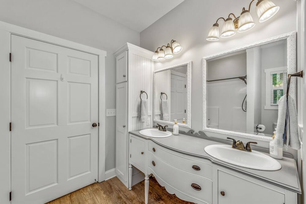 Photo of Bathroom in Mentone