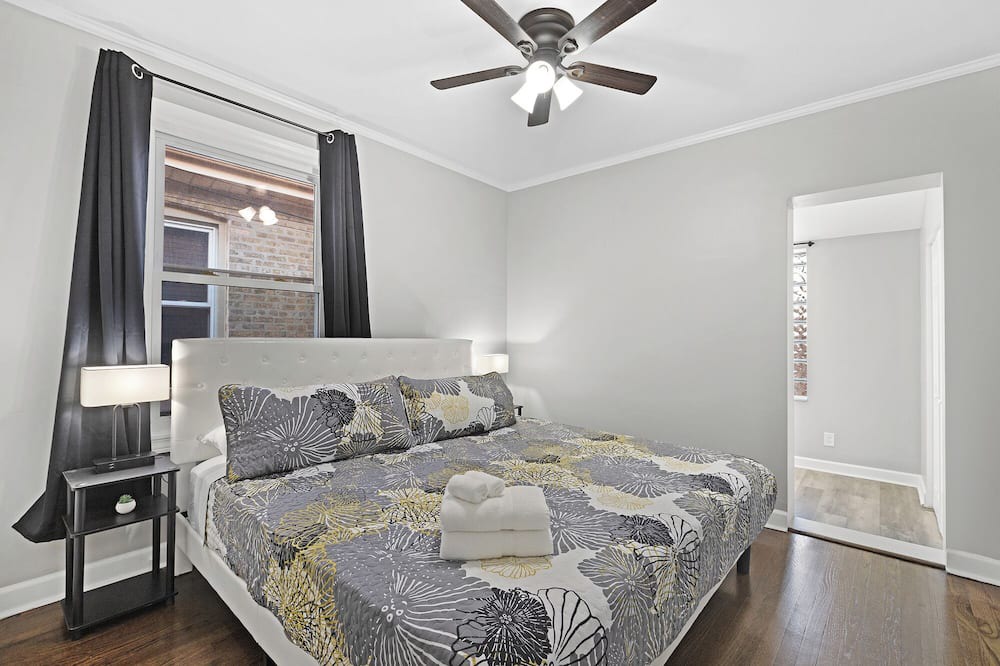 Photo of Bedroom in Morton Grove