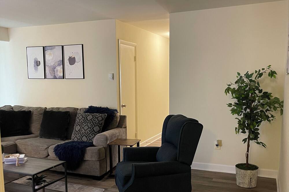 Photo of Livingroom in Owings Mills