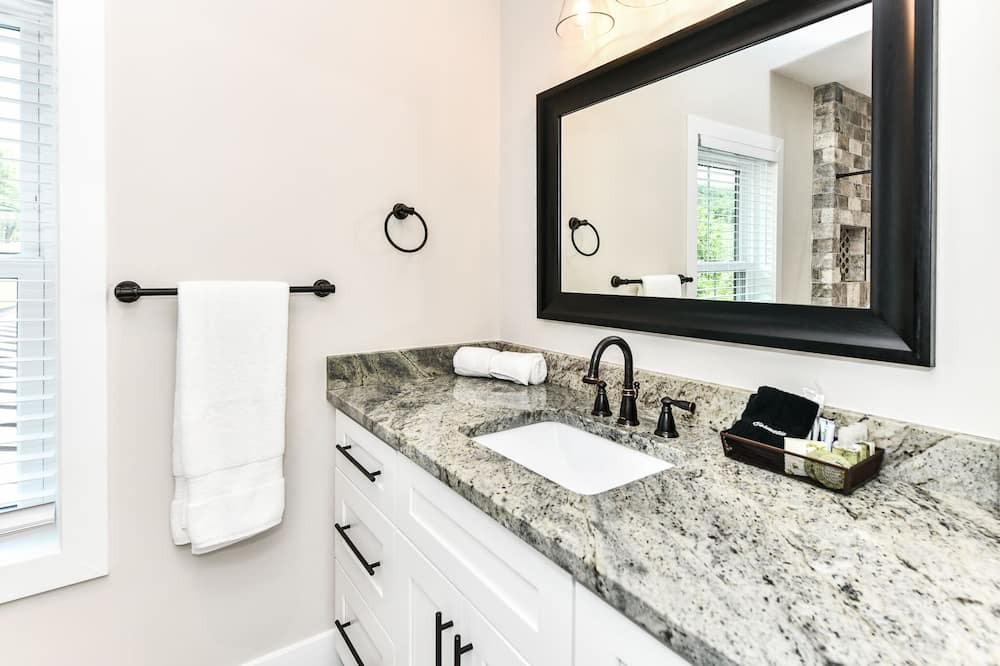 Photo of Bathroom in Paeonian Springs