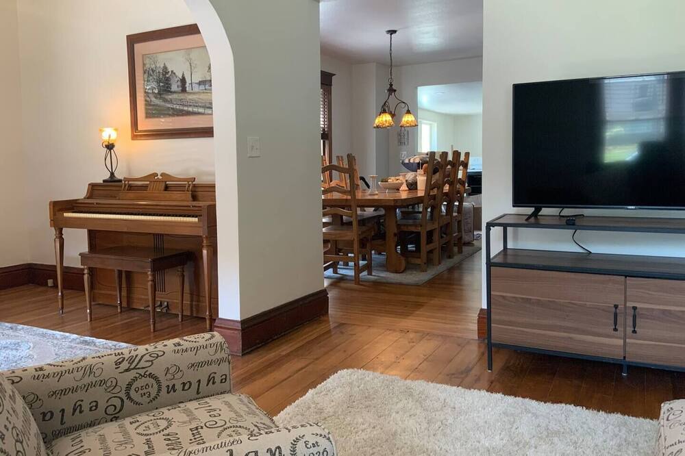 Photo of Bedroom in Pella