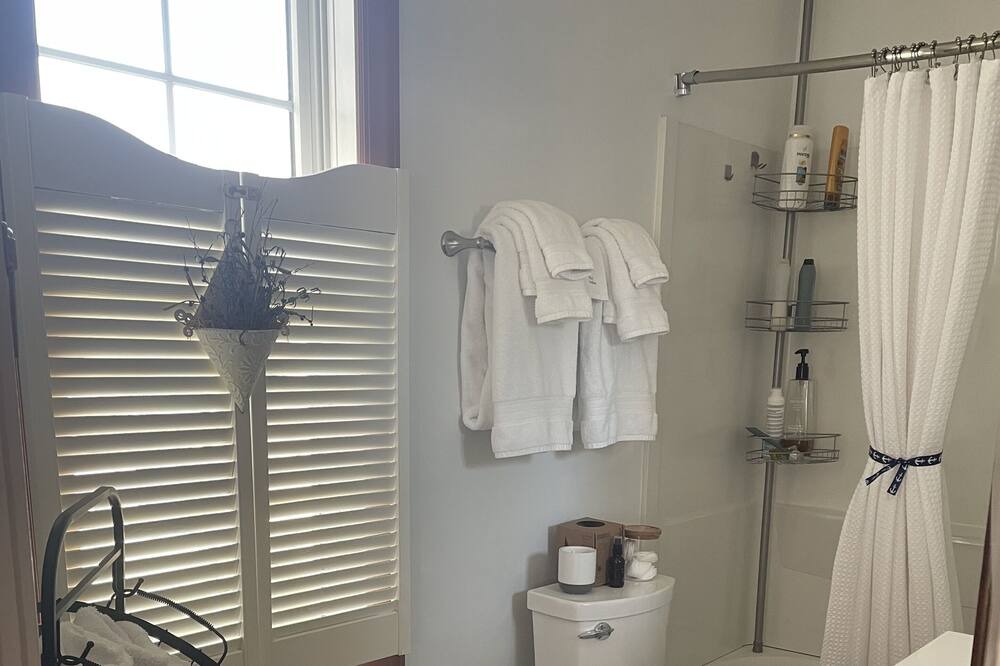 Photo of Bathroom in Pella