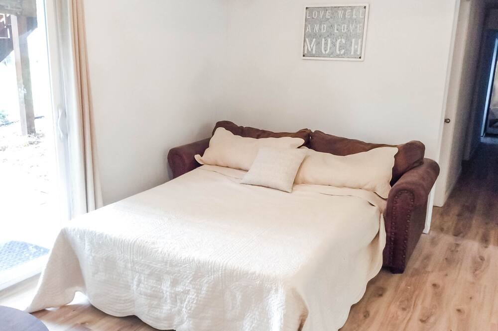 Photo of Bedroom in Cape Saint Claire