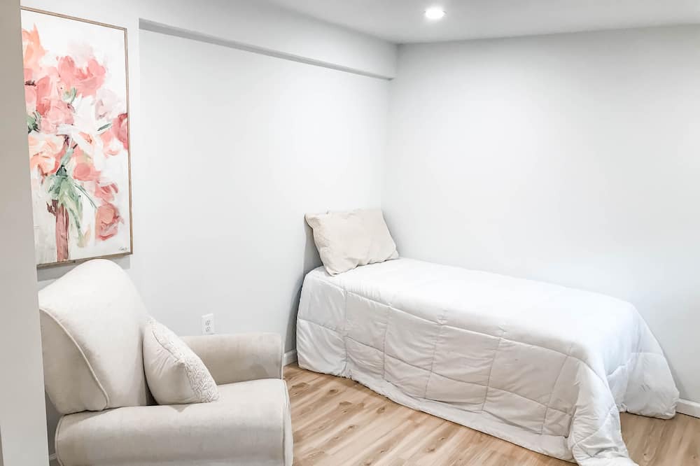 Photo of Bedroom in Cape Saint Claire