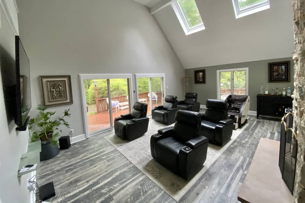 Photo of Livingroom in Voorhees