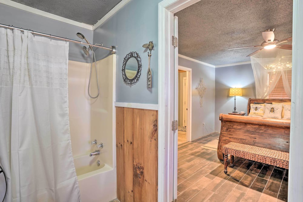 Photo of Bathroom in Summerville