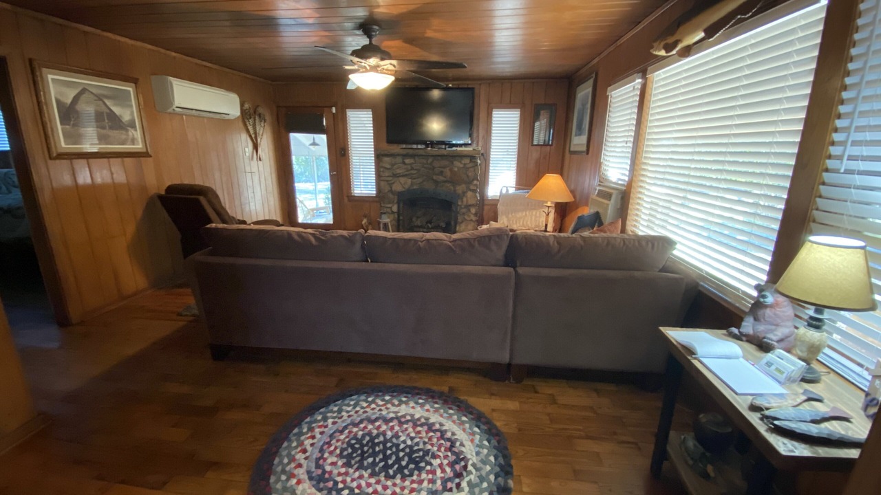 Photo of Livingroom in Gadsden