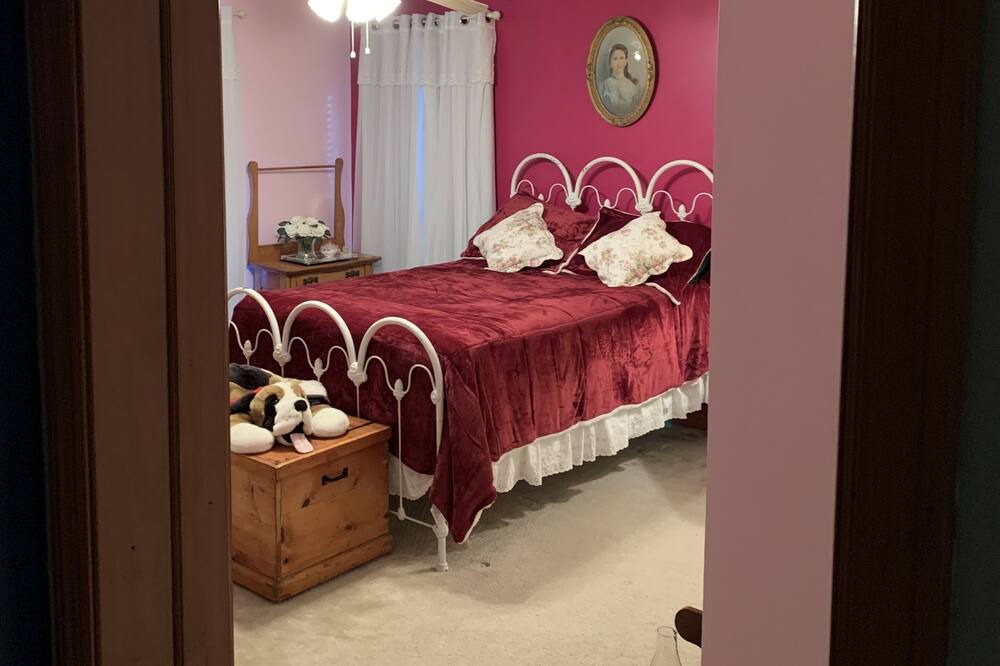 Photo of Bedroom in Milford