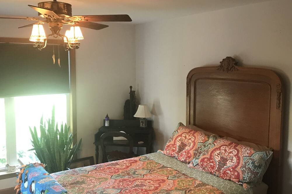 Photo of Bedroom in Milford
