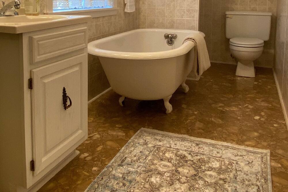 Photo of Bathroom in Leesburg