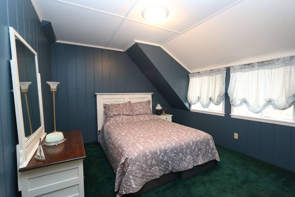 Photo of Bedroom in Leesburg