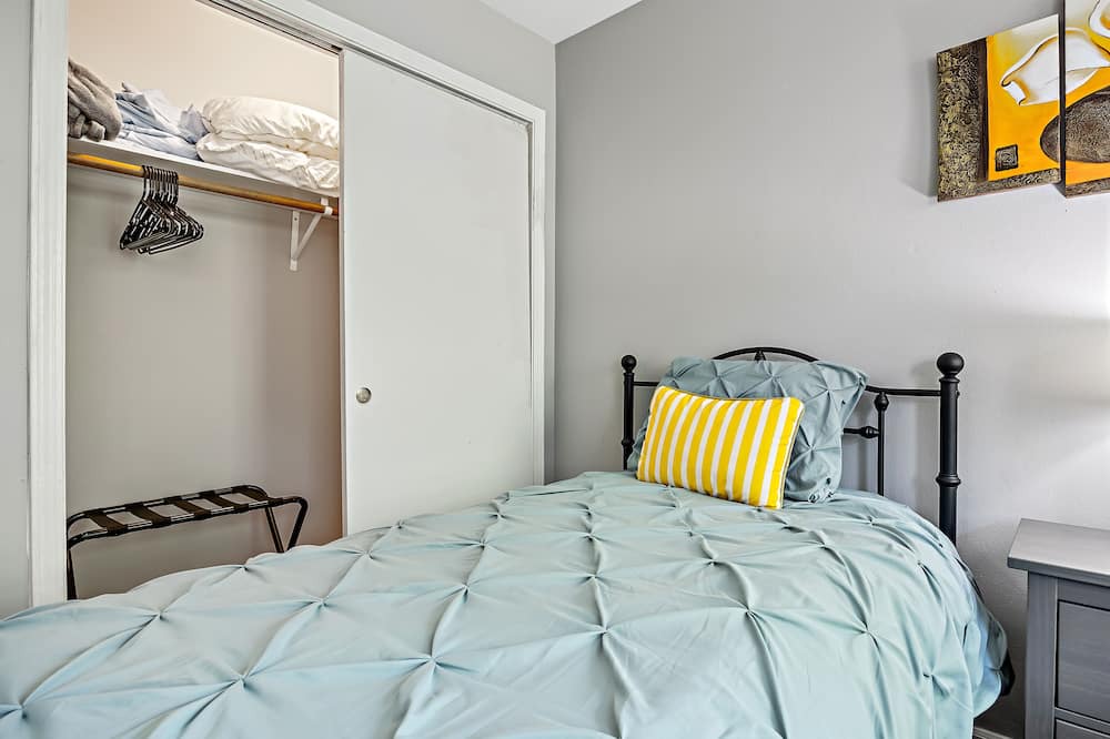 Photo of Bedroom in Yorkville