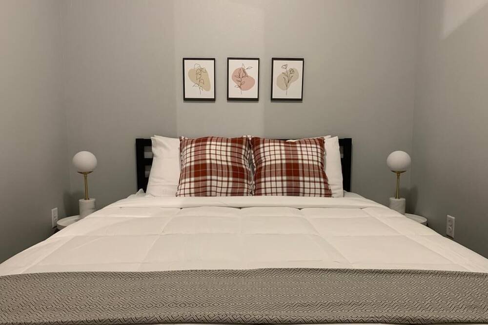 Photo of Bedroom in Des Moines