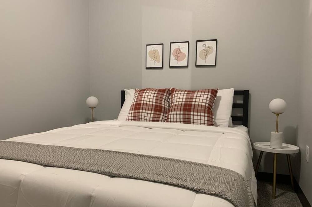 Photo of Bedroom in Des Moines