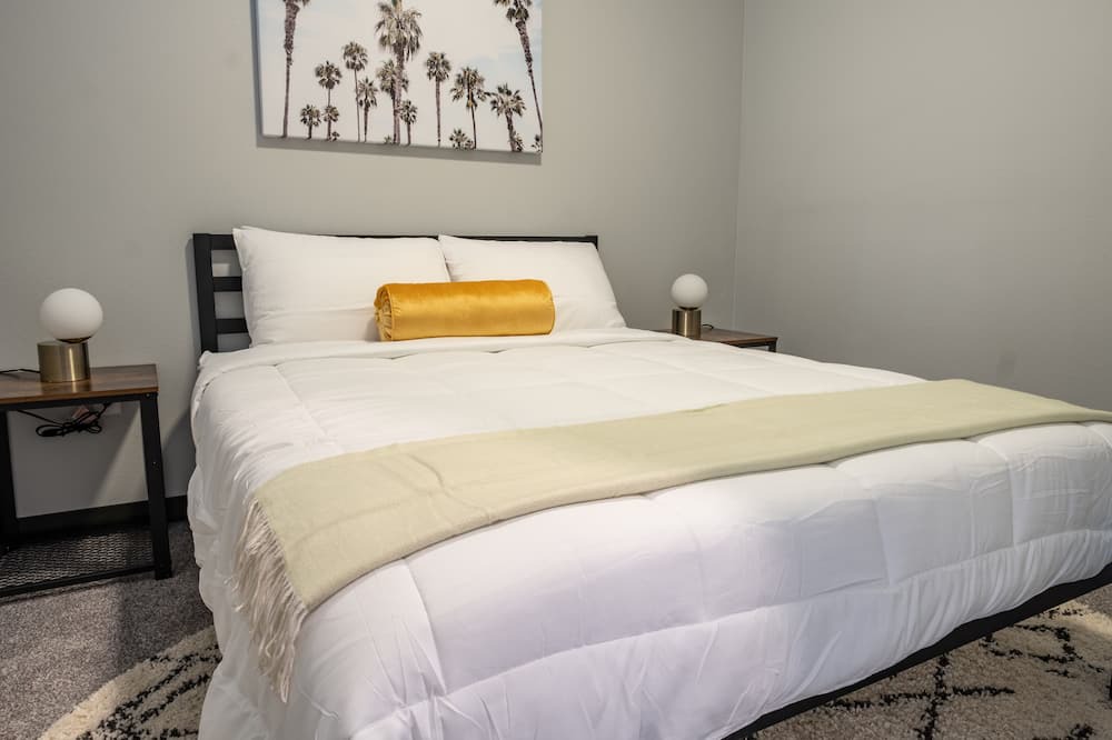 Photo of Bedroom in Des Moines