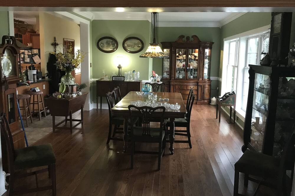 Photo of Livingroom in Milford