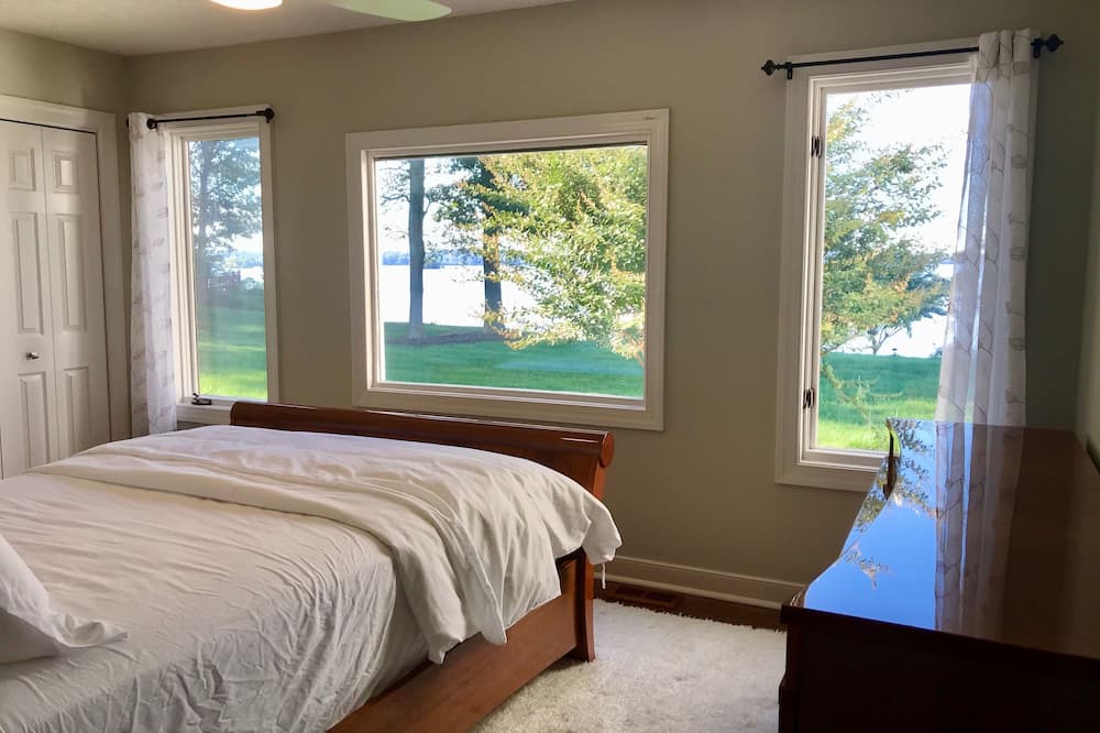 Photo of Bedroom in Charles City