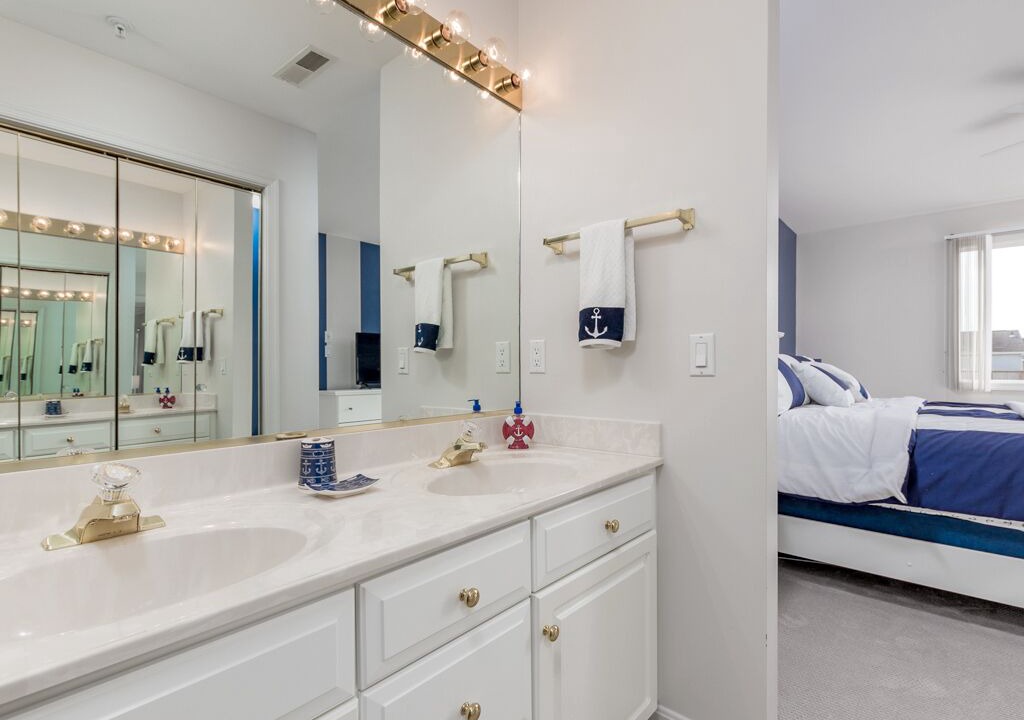 Photo of Bathroom in Heron Harbour Isle