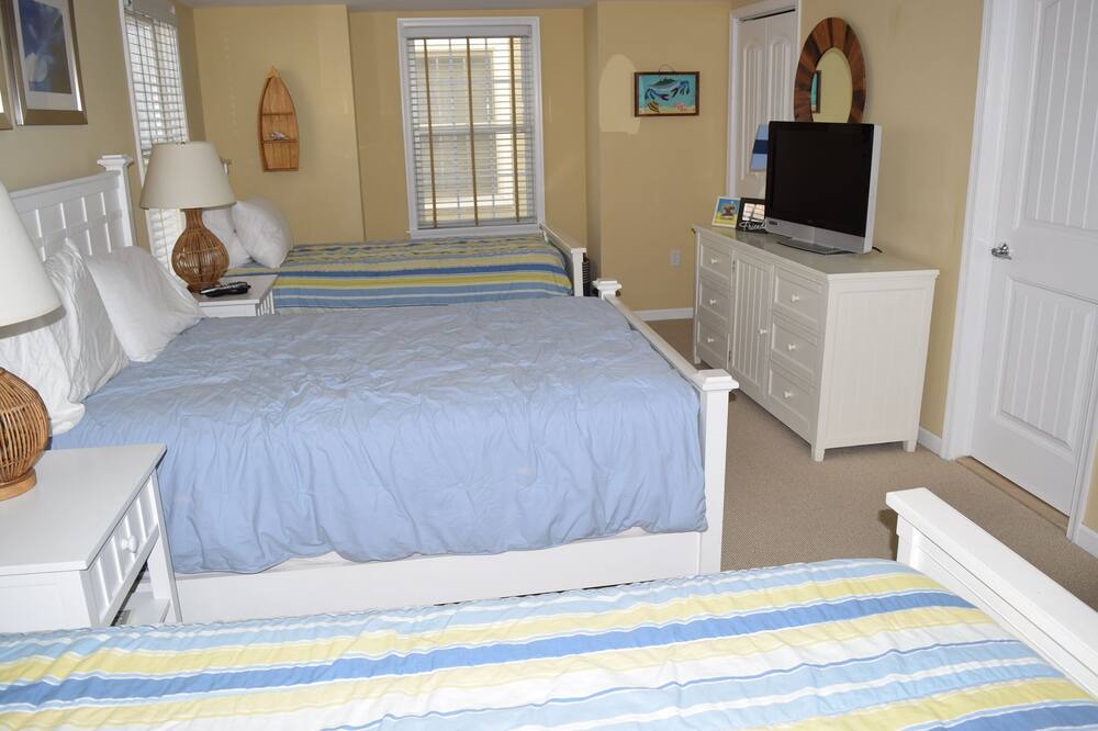 Photo of Bedroom in Townsend's Inlet