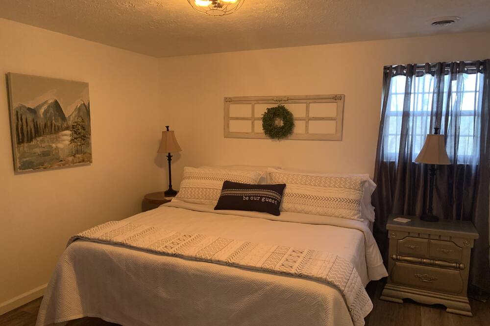 Photo of Bedroom in Caton