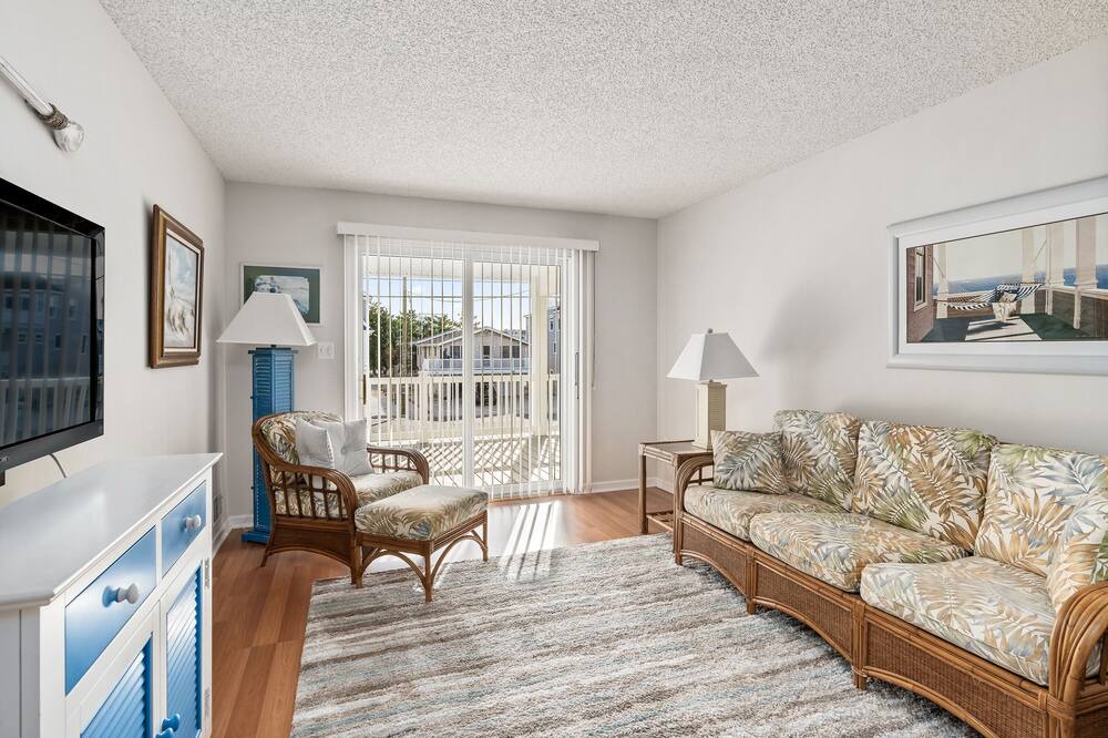 Photo of Livingroom in Surf City