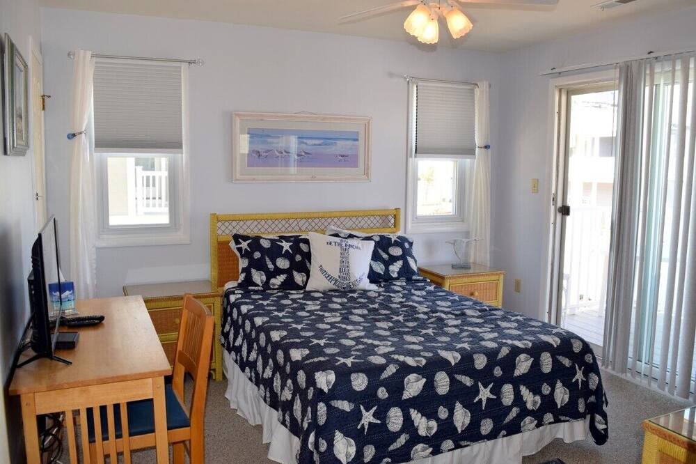 Photo of Bedroom in Townsend's Inlet