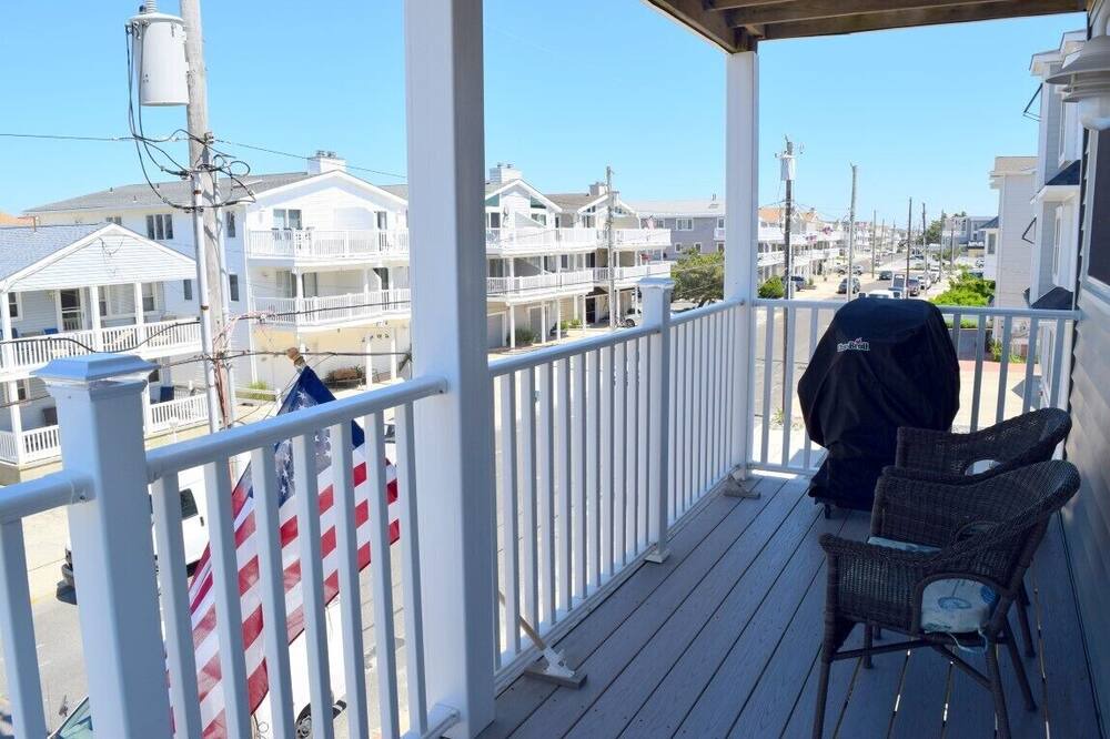 Photo of Patio Balcony in Townsend's Inlet