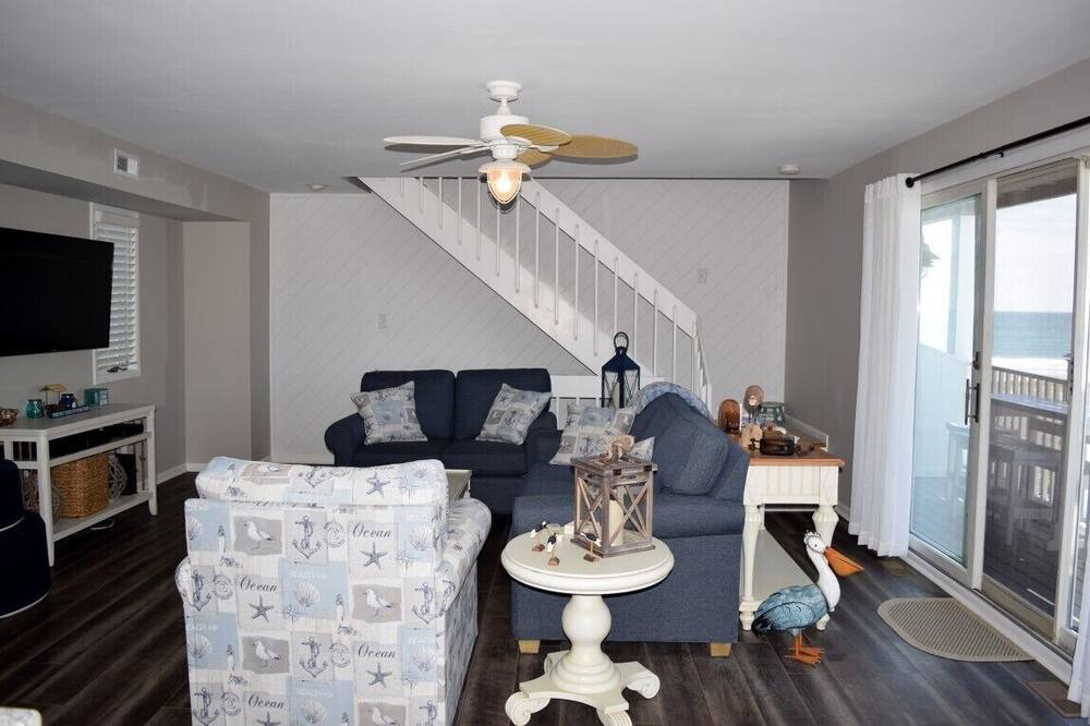 Photo of Livingroom in Townsend's Inlet