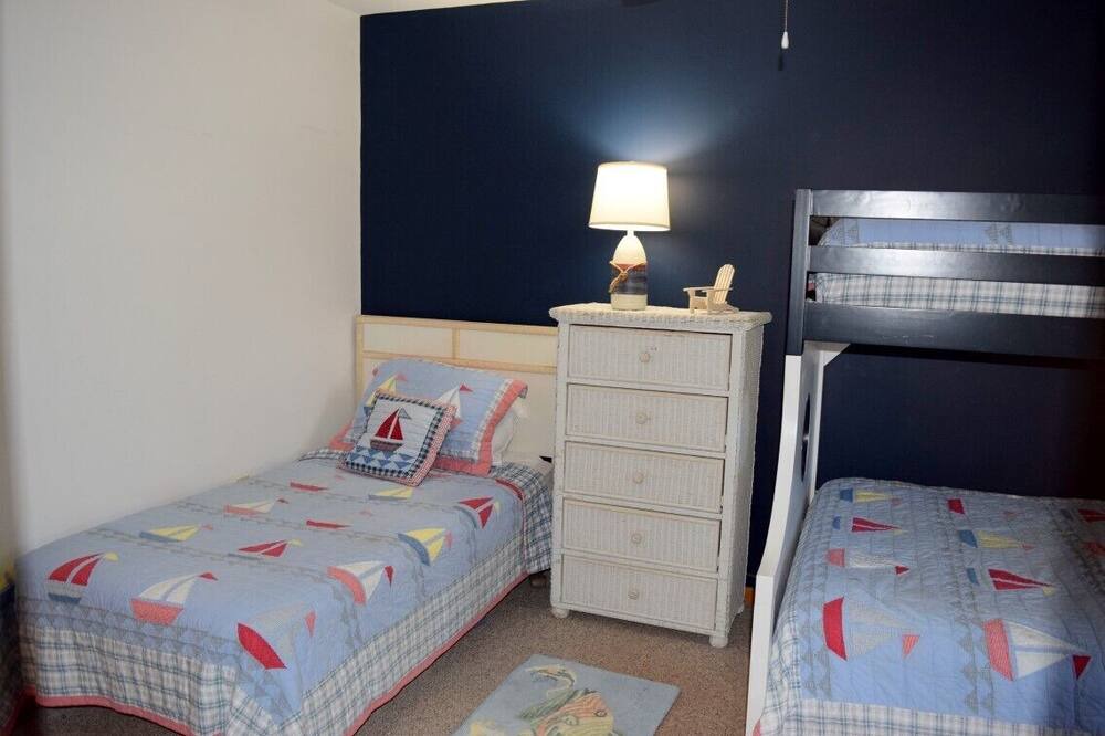 Photo of Bedroom in Townsend's Inlet