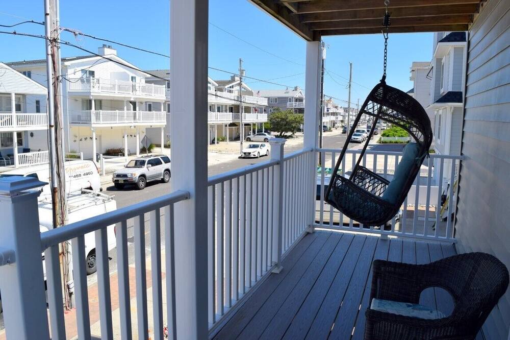 Photo of Patio Balcony in Townsend's Inlet