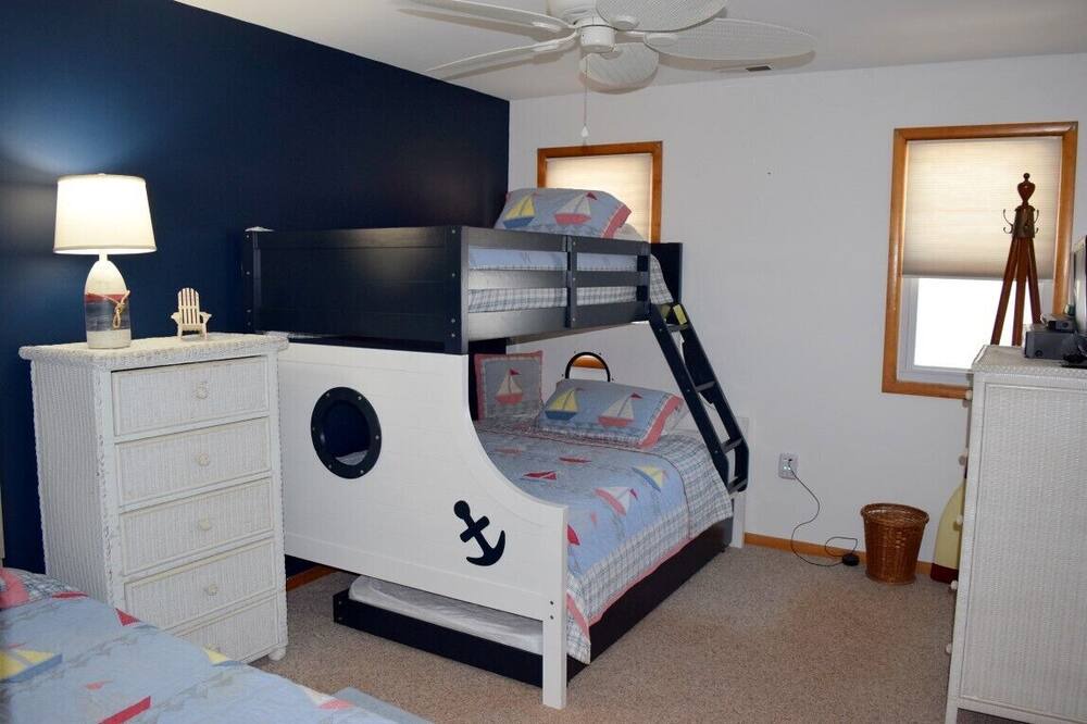 Photo of Bedroom in Townsend's Inlet