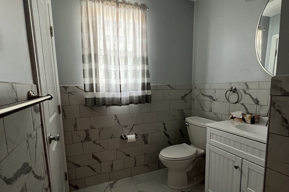 Photo of Bathroom in Townsend's Inlet