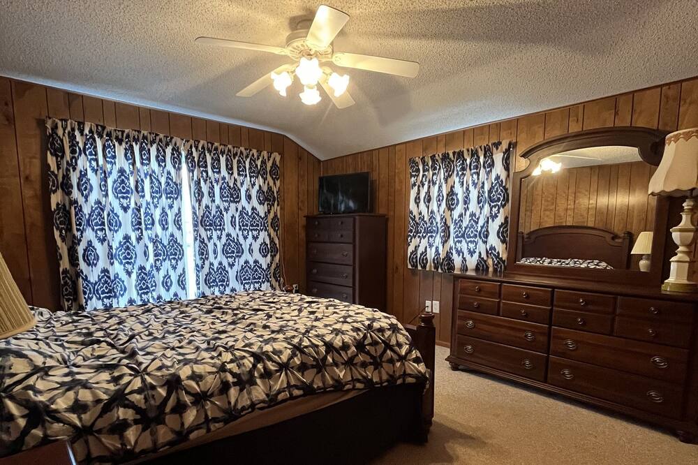 Photo of Bedroom in Townsend's Inlet