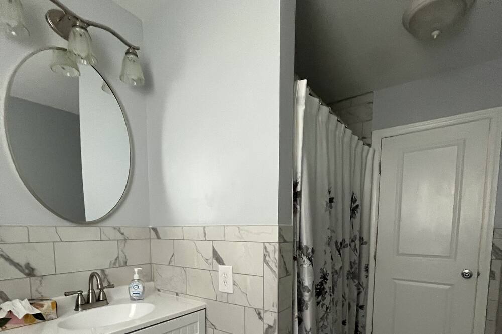 Photo of Bathroom in Townsend's Inlet