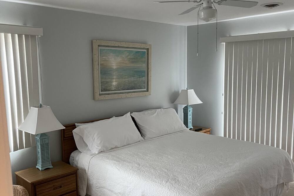 Photo of Bedroom in Heron Harbour Isle