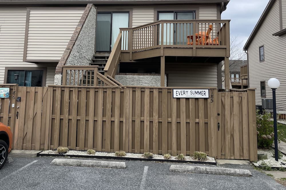 Photo of Outdoor in Heron Harbour Isle