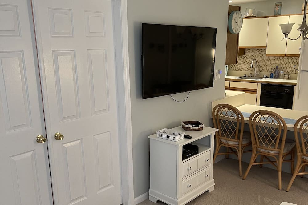 Photo of Bedroom in Heron Harbour Isle