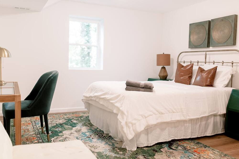 Photo of Bedroom in Vista Acres