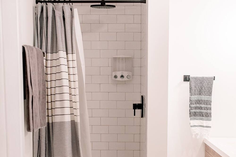 Photo of Bathroom in Vista Acres