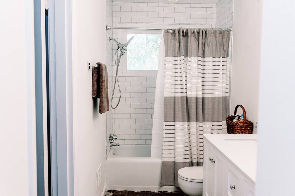 Photo of Bathroom in Vista Acres