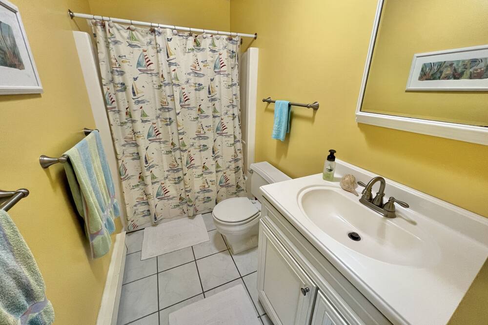 Photo of Bathroom in Townsend's Inlet
