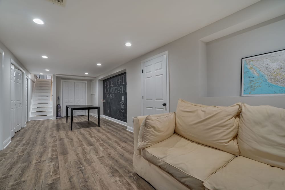 Photo of Livingroom in Shark River Hills