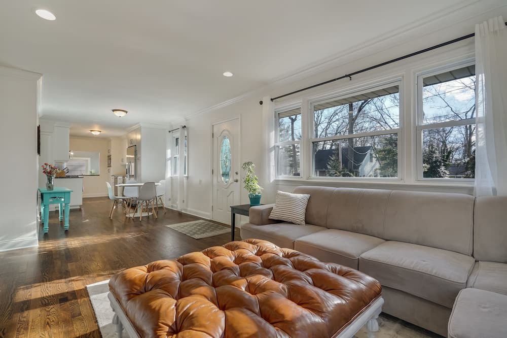 Photo of Livingroom in Shark River Hills