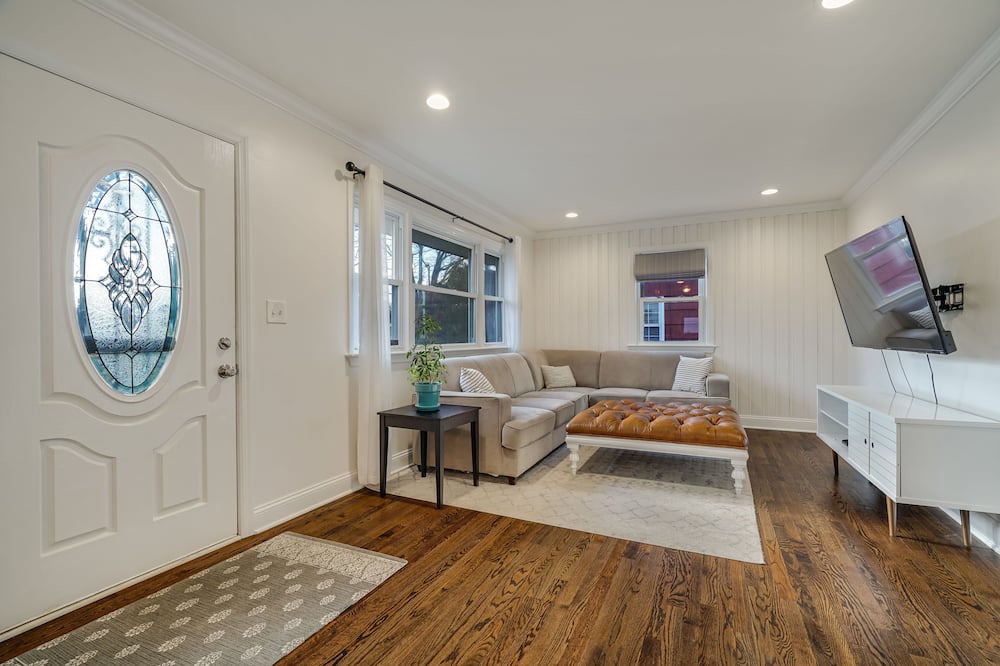 Photo of Livingroom in Shark River Hills