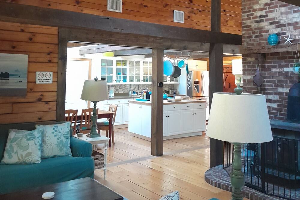 Photo of Livingroom in Belmar
