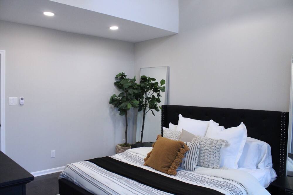 Photo of Bedroom in Downtown Baltimore